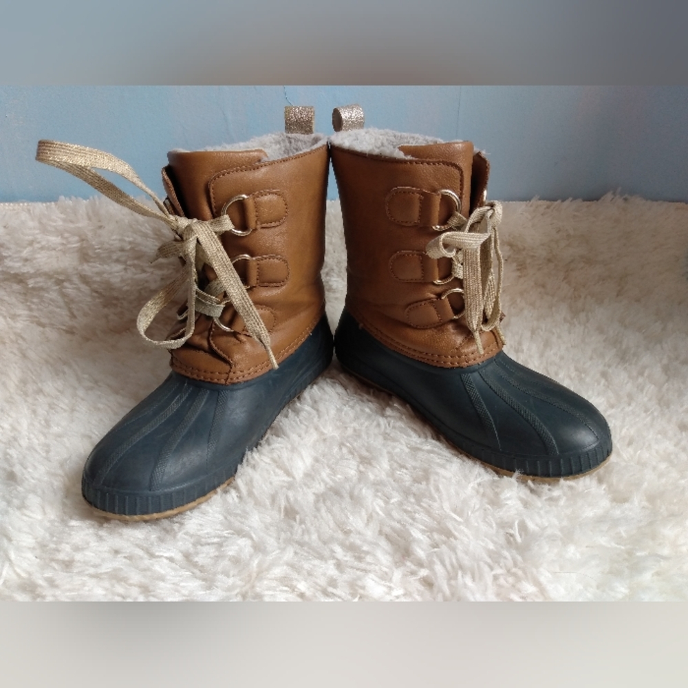 EUC Gap 3M Thinsulate girls size 1/2 lace up duck boots